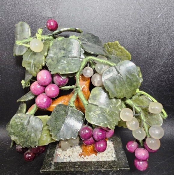 Oriental Jade Stone Bonsai Sculpture Tree With Grape Clusters And A Hard Stone - Picture 2 of 9
